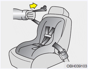 Hyundai Sonata: Using a child restraint system. 4. Slowly allow the shoulder portion of the seat belt to retract and listen for