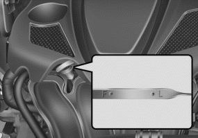 Hyundai Sonata: Checking the engine oil level. 2.4 engine